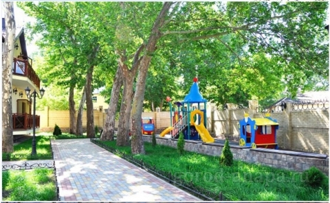 детская площадка на террит.jpg